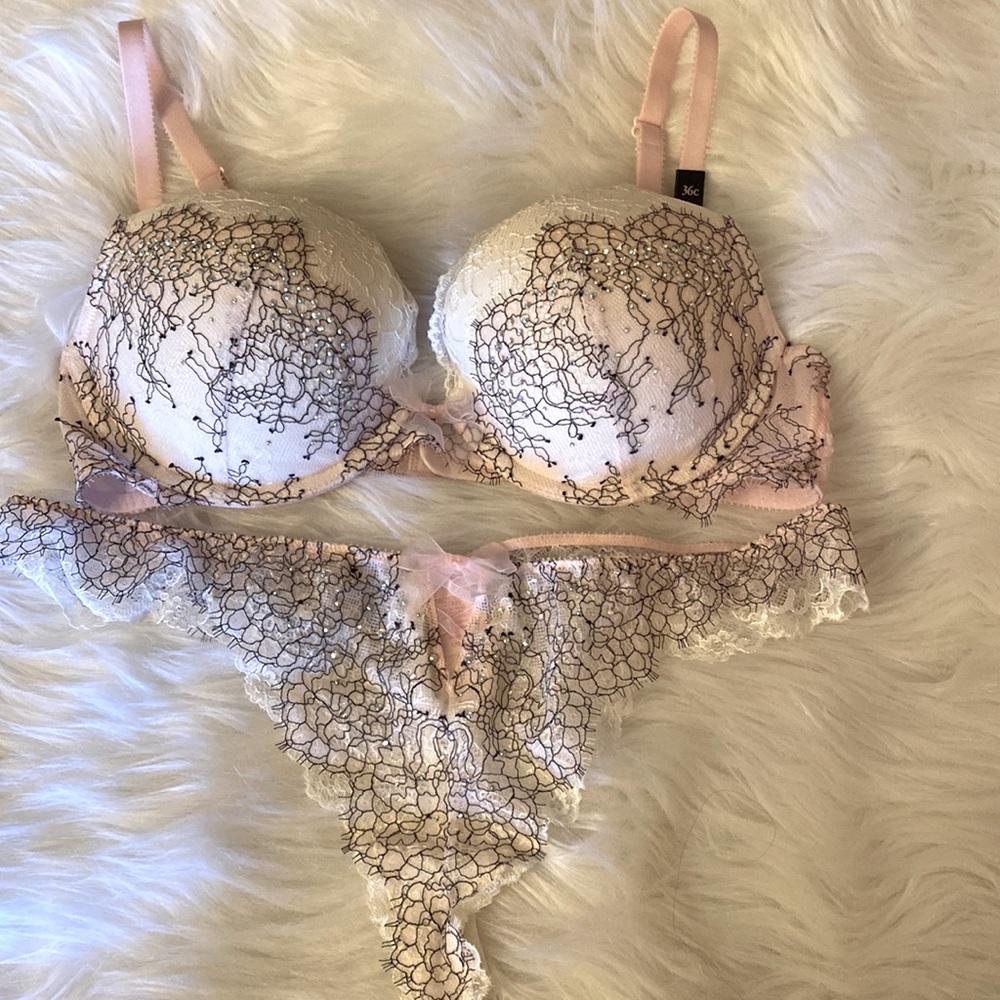 NWT VS Bra and Panty Set, 36C and Large Panty